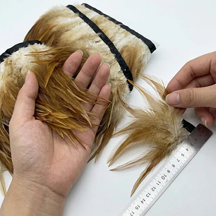 1 metro Boa Plumas Cafe Claro punta 10 a 12 Cm