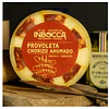Provoleta con Chorizo Ahumado Combina la Riqueza del Queso Derretido con la intensidad del Chorizo