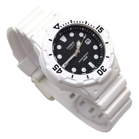 Reloj CASIO LRW-200H-1EV