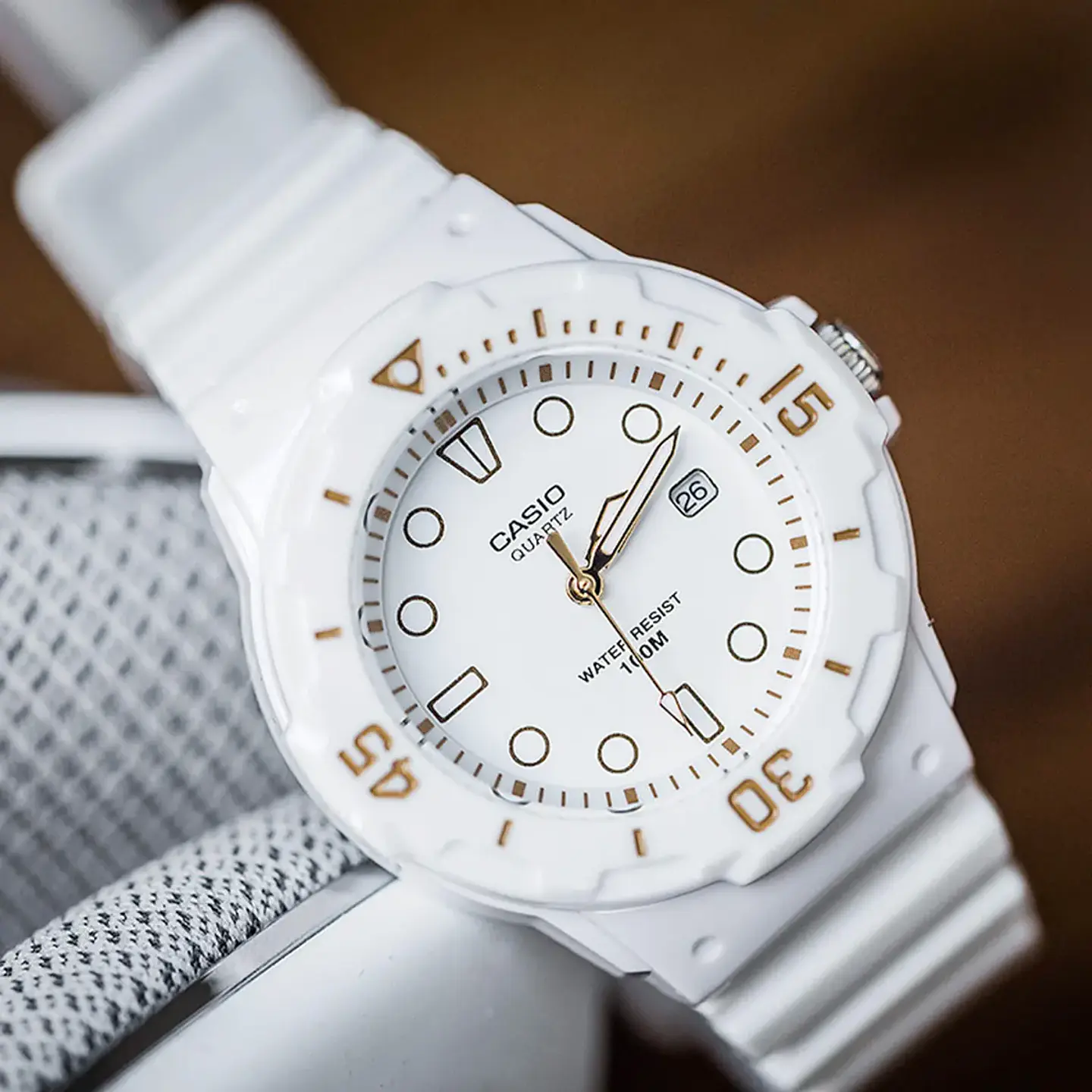 Reloj CASIO LRW-200H-7E2V 4