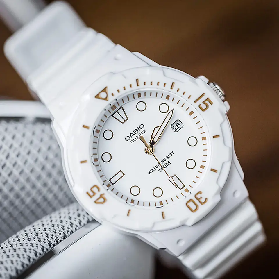 Reloj CASIO LRW-200H-7E2V 4