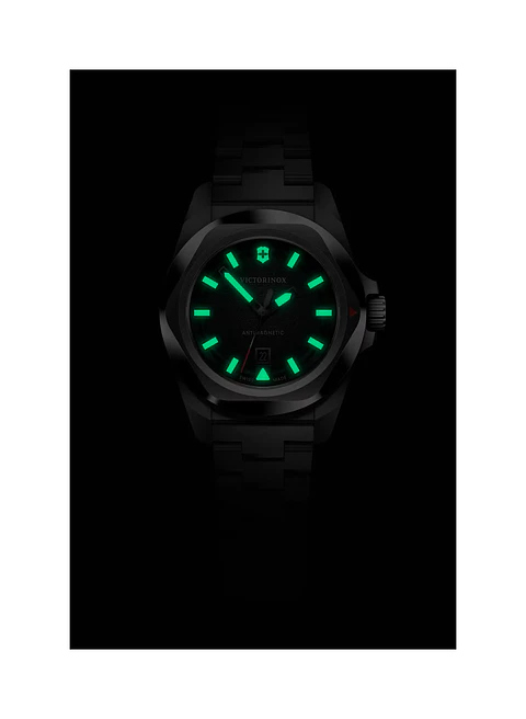 Reloj VICTORINOX W I.N.O.X. Small