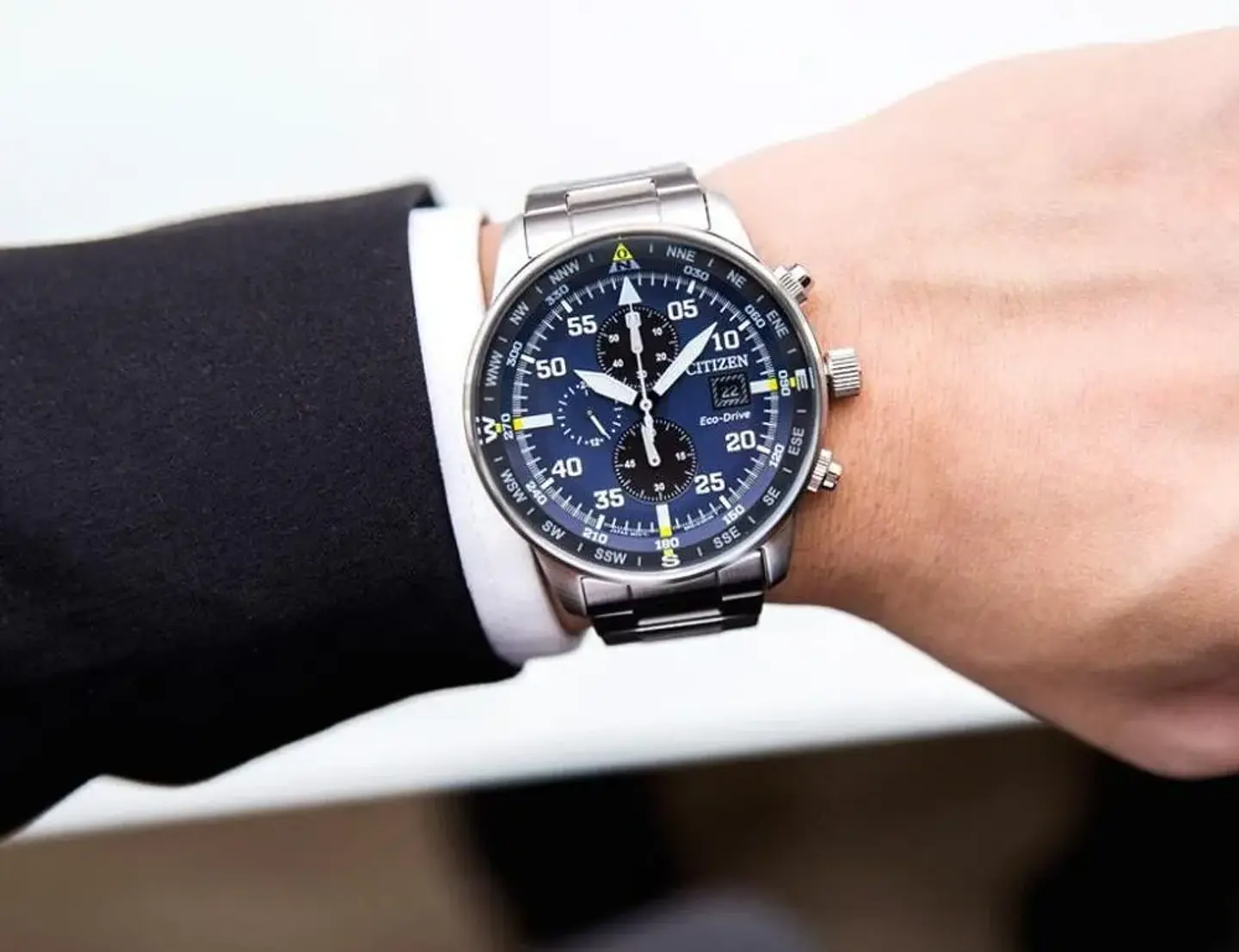 Reloj CITIZEN Eco-Drive Aviator Chronograph CA0690-88L 4