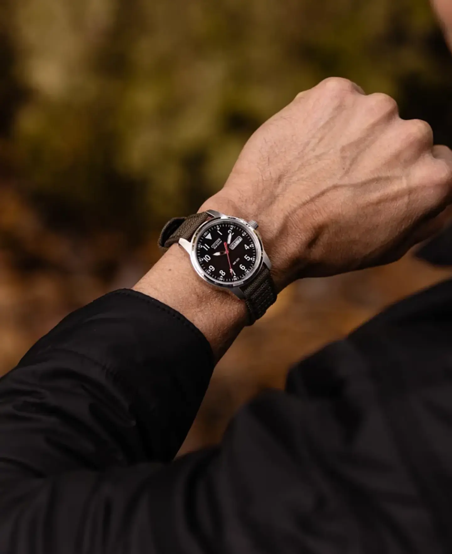 Reloj CITIZEN Eco-Drive Military BM8180-03E 4