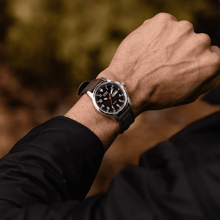 Reloj CITIZEN Eco-Drive Military BM8180-03E 4