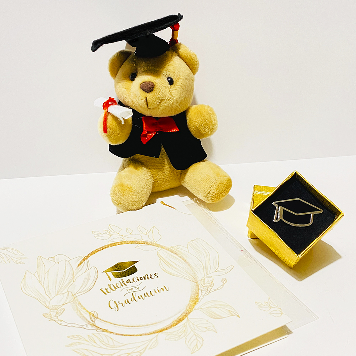 Cajita sorpresa Graduación + Osito llavero + Pin + Tarjeta 2