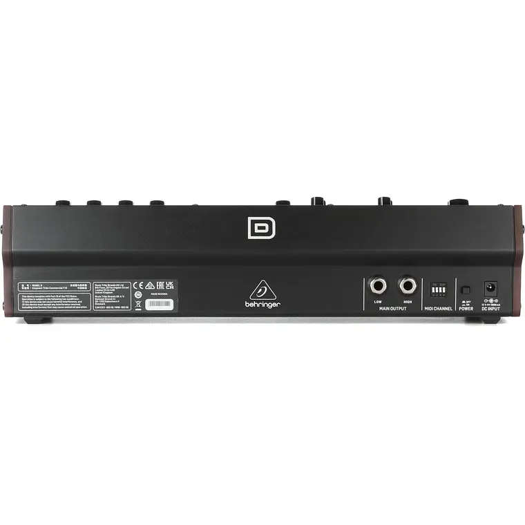 Behringer Model D Desktop Sintetizador Analógico 2