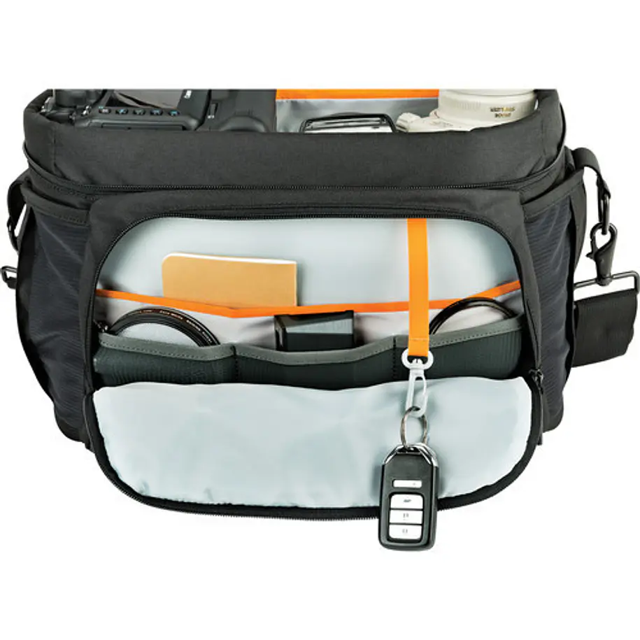 Lowepro Nova 200 AW II Preta - Bolsa Grande para Fotografia ou Vídeo 5