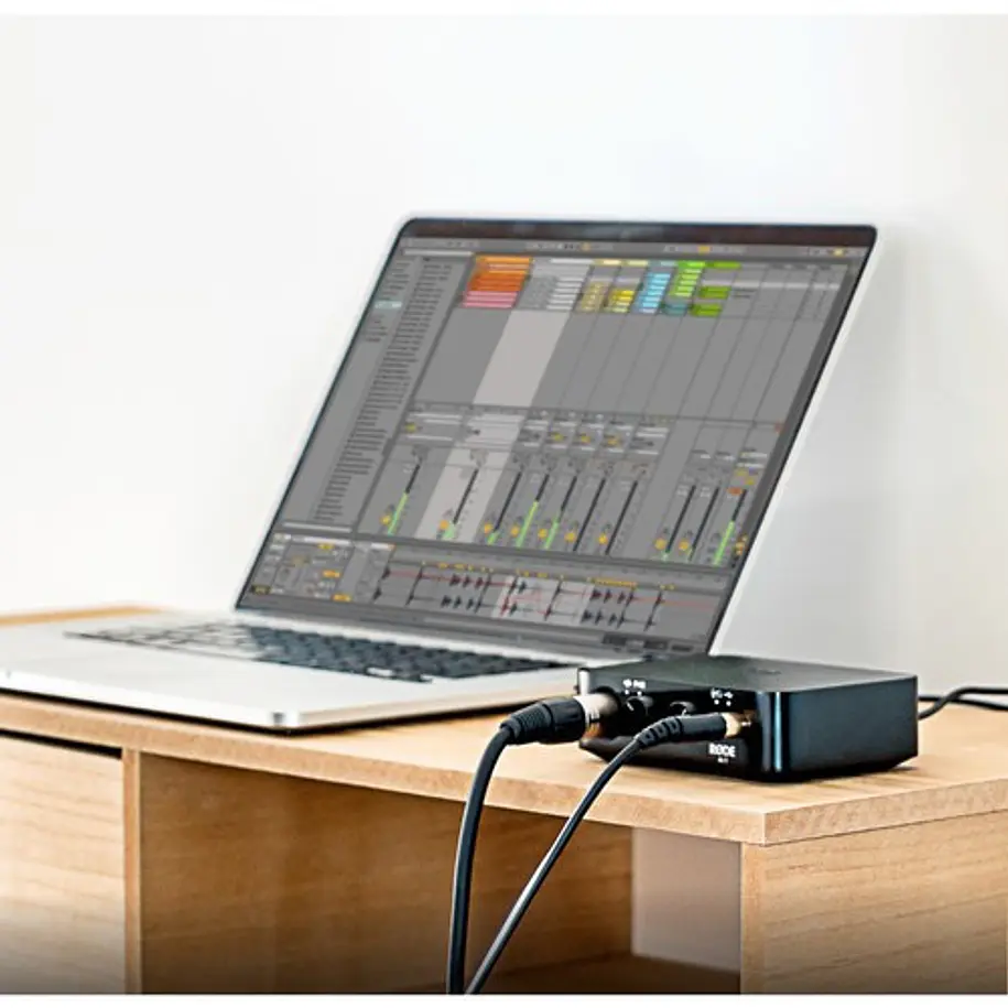 Rode AI-1 Interfaz de Audio USB para Mac o Windows entrada XLR-1/4 y dos salidas balanceadas 1/4     Ai1 4