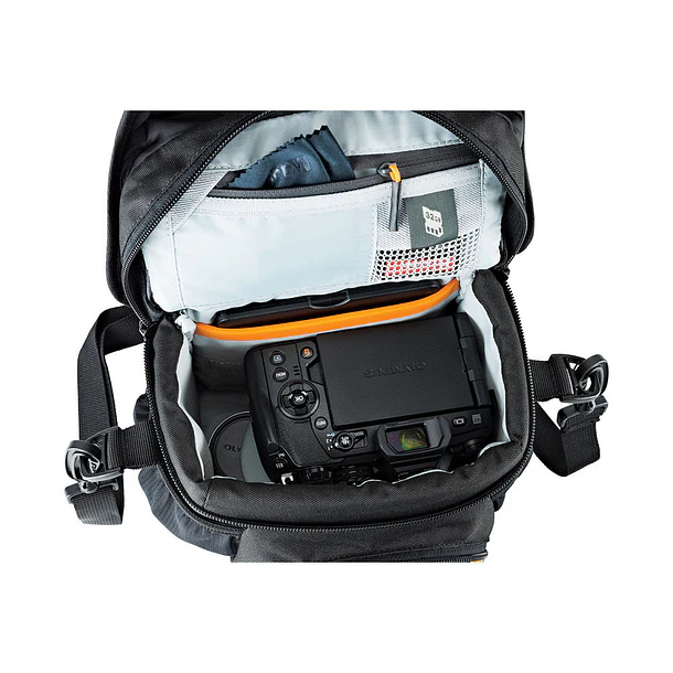 Lowepro Nova 140 AW II (Black) 6