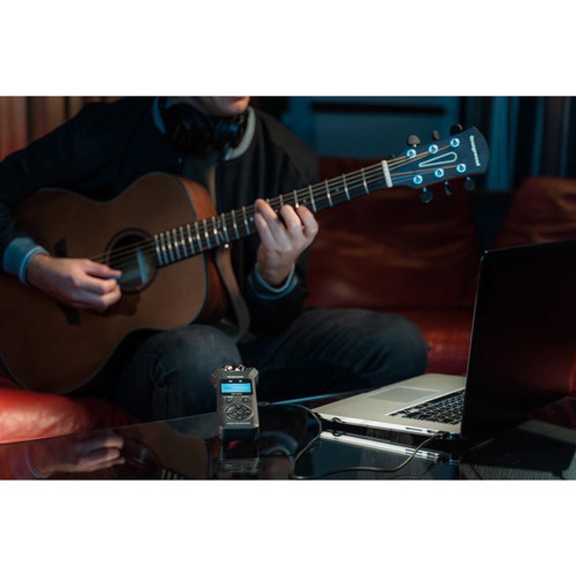 Tascam DR-07X Grabadora de Audio con interfaz de audio incorporada            DR07X 6