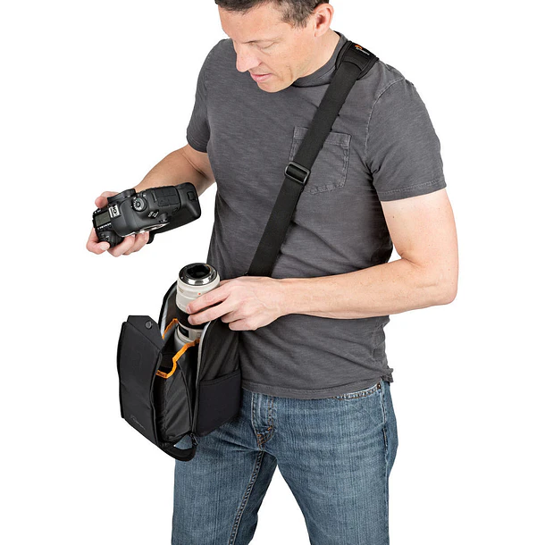 Lowepro ProTactic Lens Exchange 200 AW (Black) 12