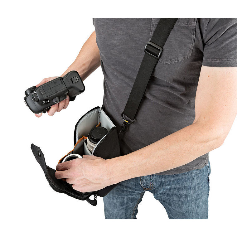 Lowepro ProTactic Lens Exchange 200 AW (Black) 14