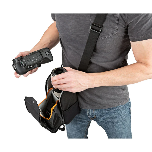 Lowepro ProTactic Lens Exchange 200 AW (Black) 15