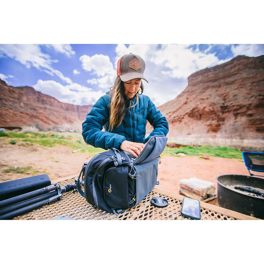 Lowepro Photo Active BP 200 AW Backpack (Black/Dark Gray) 19