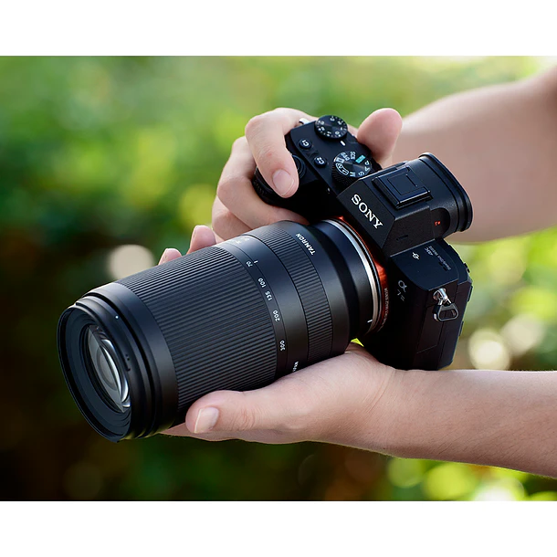 Tamron 70-300mm f/4.5-6.3 Di III RXD lente para Sony E 2