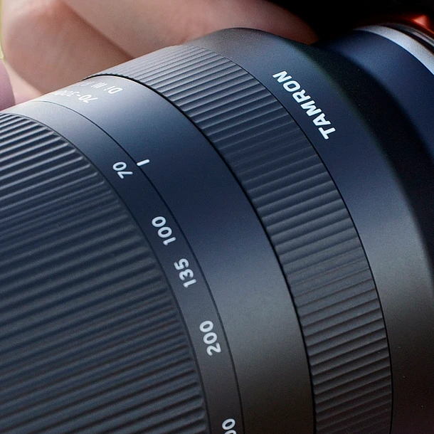 Tamron 70-300mm f/4.5-6.3 Di III RXD lente para Sony E 3