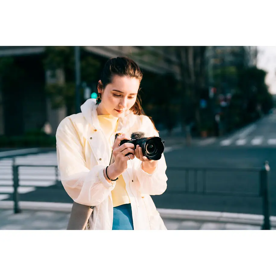 Sony ZV-E10 Cámara Mirrorless Solo Cuerpo Sin Lente (negra) [ZV-E10/BQ E38] 19