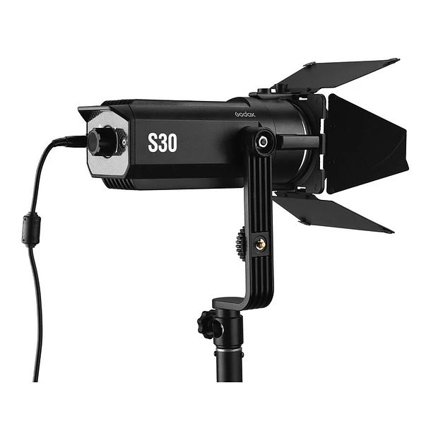 Godox S30 x 3 Maleta de 3 Luces Led Enfocable Con Accesorios S30-D 10