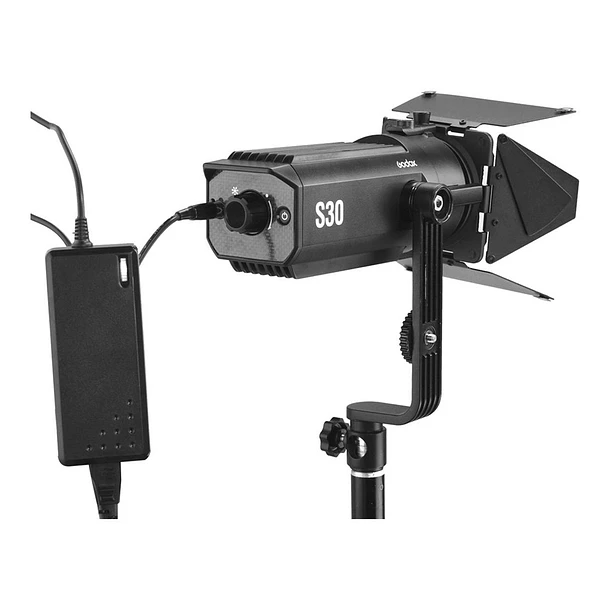 Godox S30 x 3 Maleta de 3 Luces Led Enfocable Con Accesorios S30-D 12