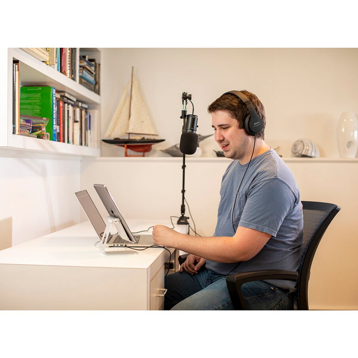 Zoom ZUM-2PMP Pack de Podcast Con Audífonos y Micrófono USB 18