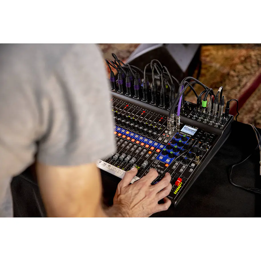 Zoom L-20 Livetrak Consola Digital de Audio Profesional 20 Entradas 6