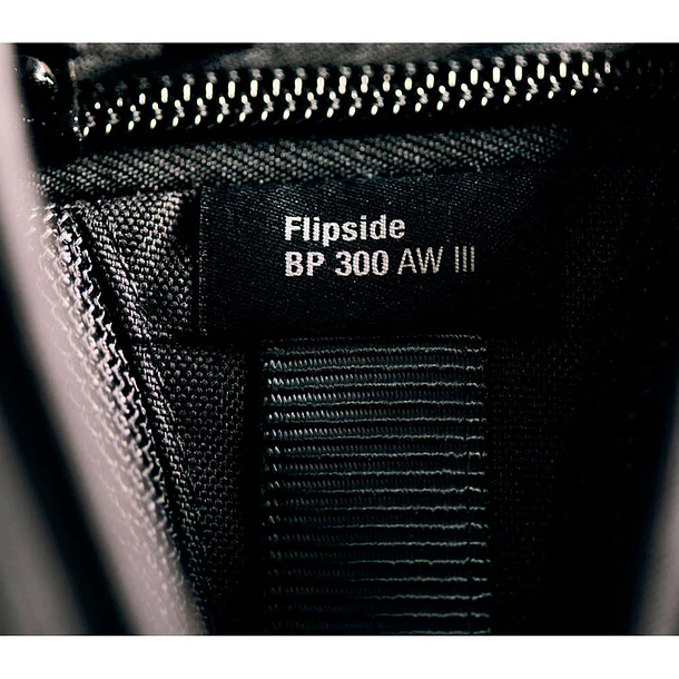 Lowepro Flipside 300 AW III (Black) mochila para cámara 16