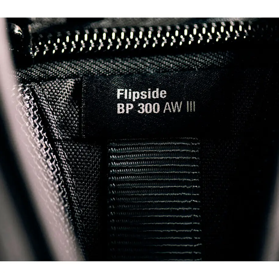 Lowepro Flipside 300 AW III (Black) mochila para cámara 16