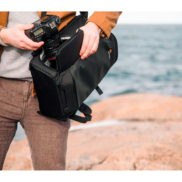 Lowepro Flipside 300 AW III (Black) mochila para cámara 19