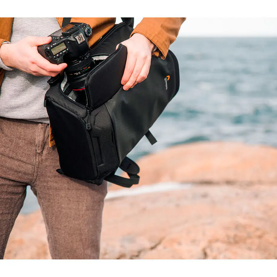 Lowepro Flipside 300 AW III (Black) mochila para cámara 19