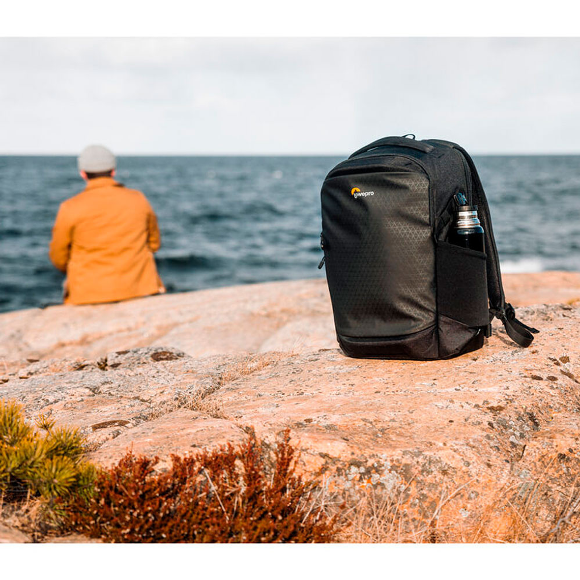 Lowepro Flipside 300 AW III (Black) mochila para cámara 20