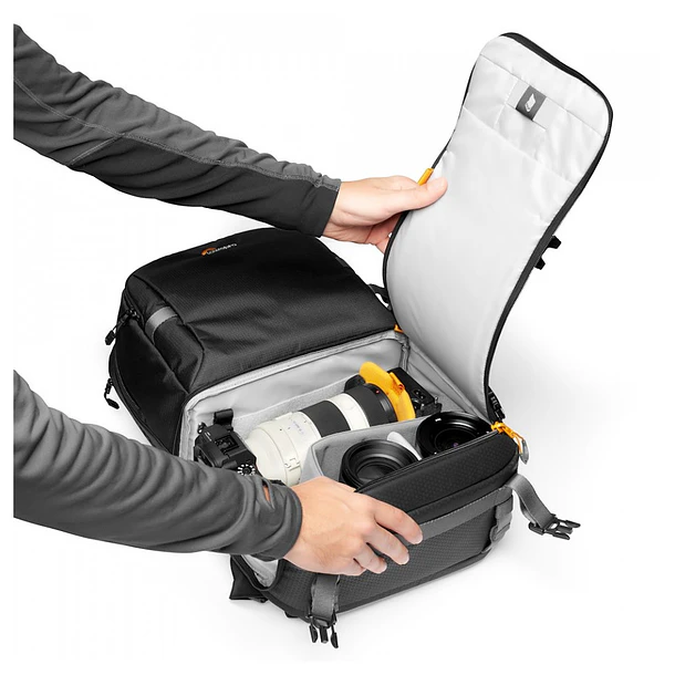 Lowepro Fastpack BP 250 AW III Negra Mochila Para Fotografía Video y Notebook 3