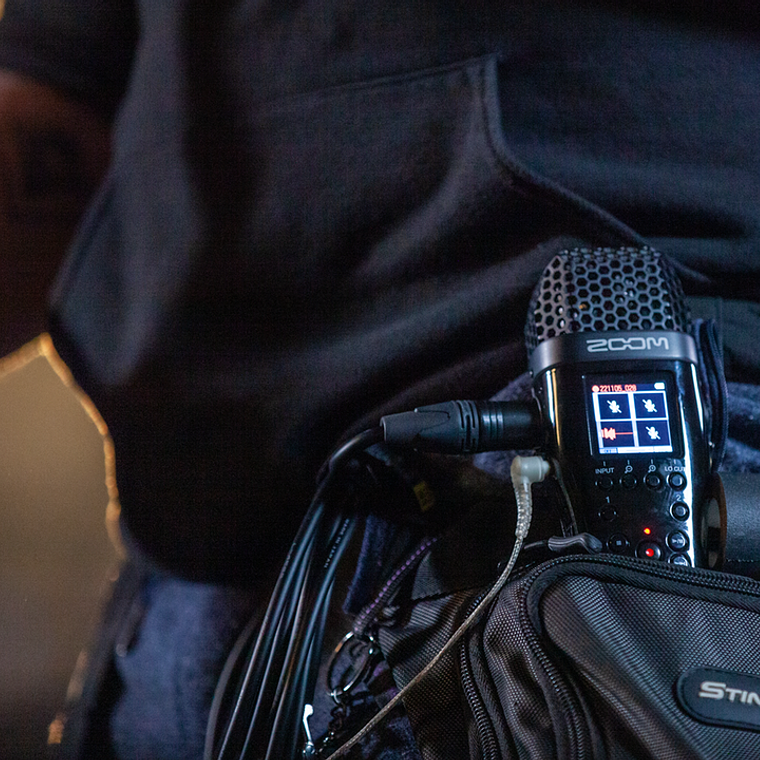 Zoom M4 Grabadora y Micrófono de Mano de 4 Canales 16