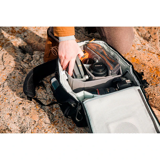 Lowepro Flipside BP 400 AW III (Black) mochila para cámara 17