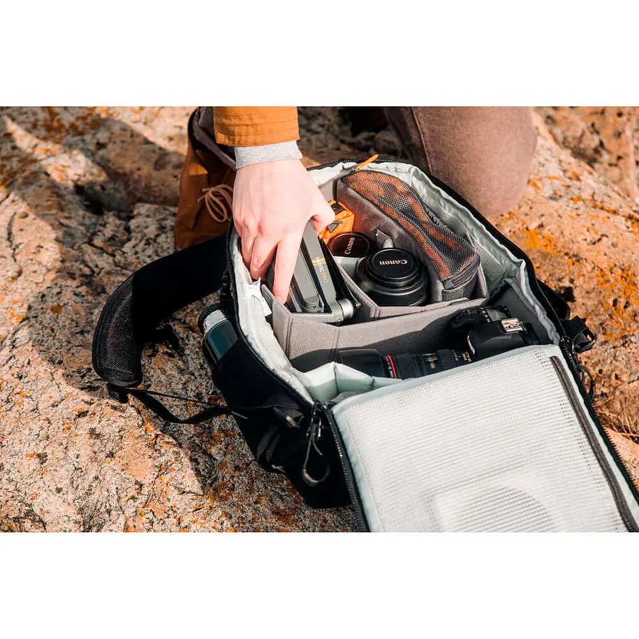 Lowepro Flipside BP 400 AW III (Black) mochila para cámara 17