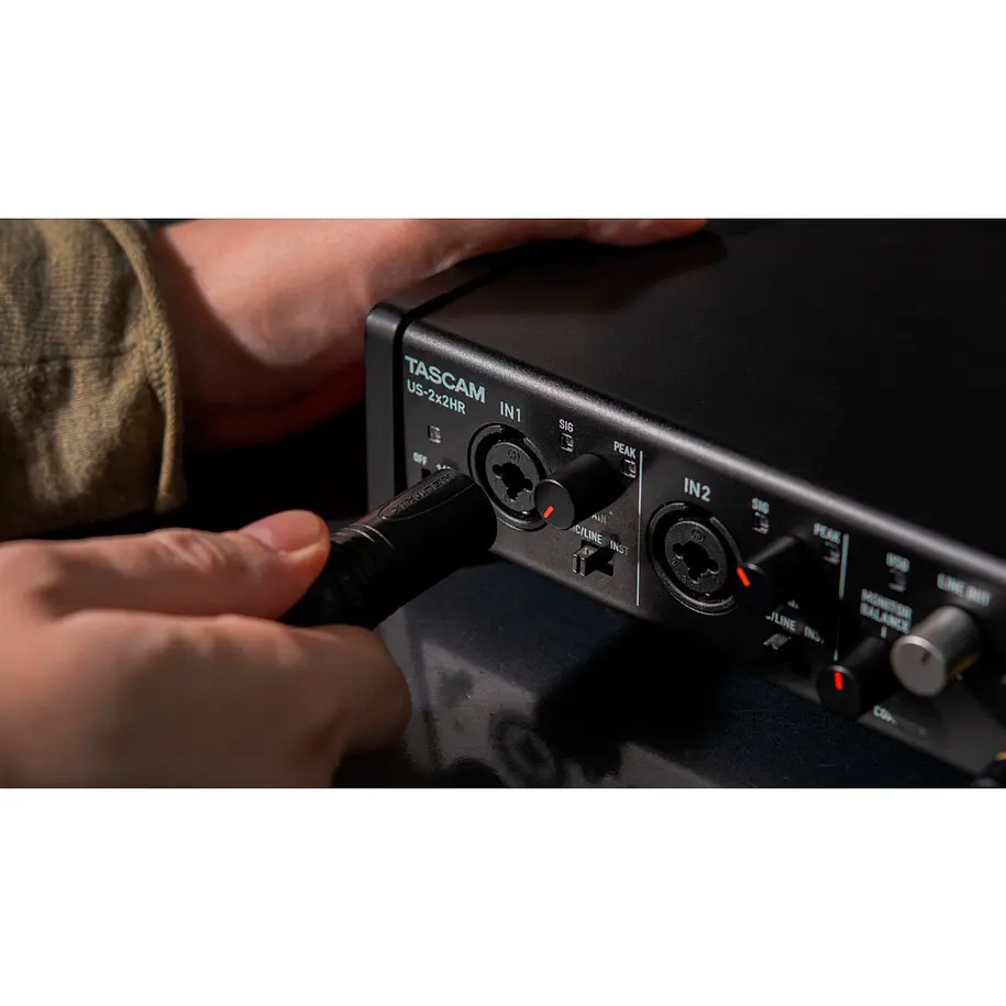 Tascam US-2x2HR interfaz de audio 4