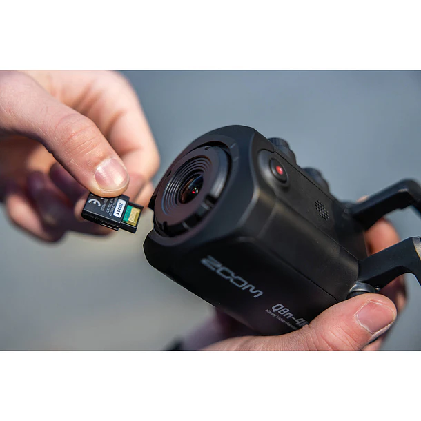 Zoom Q8n-4K Cámara De Video 4K Con Captura de Audio Profesional 8