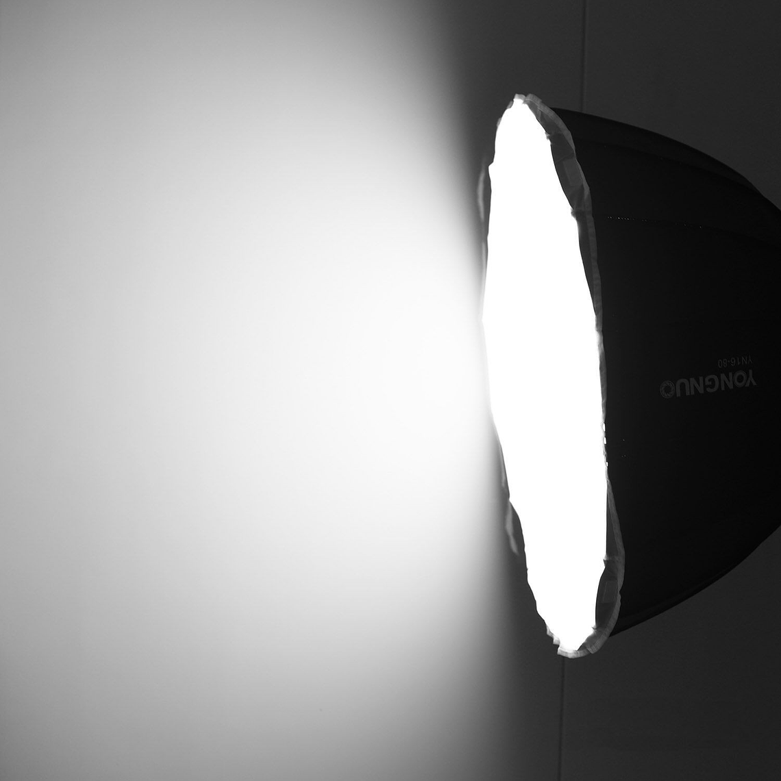 Yongnuo YN16-80 Softbox Parabólico de Montura Bowens 16