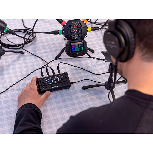 Zoom ZHA-4 Amplificador de Audífonos Portátil 5
