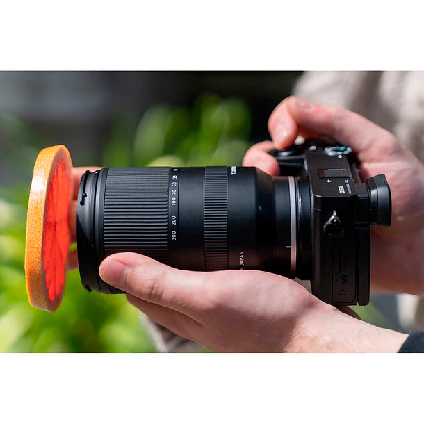 Tamron 18-300mm f/3.5-6.3 Di III-A VC VXD Lente para FujiFilm Mirrorless montura X 17