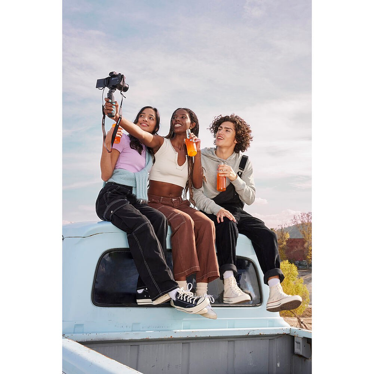 Canon EOS R50 RF-S 18-45mm f/4.5-6.3 IS STM + RF-S 55-210mm f/5-7.1 IS STM 14