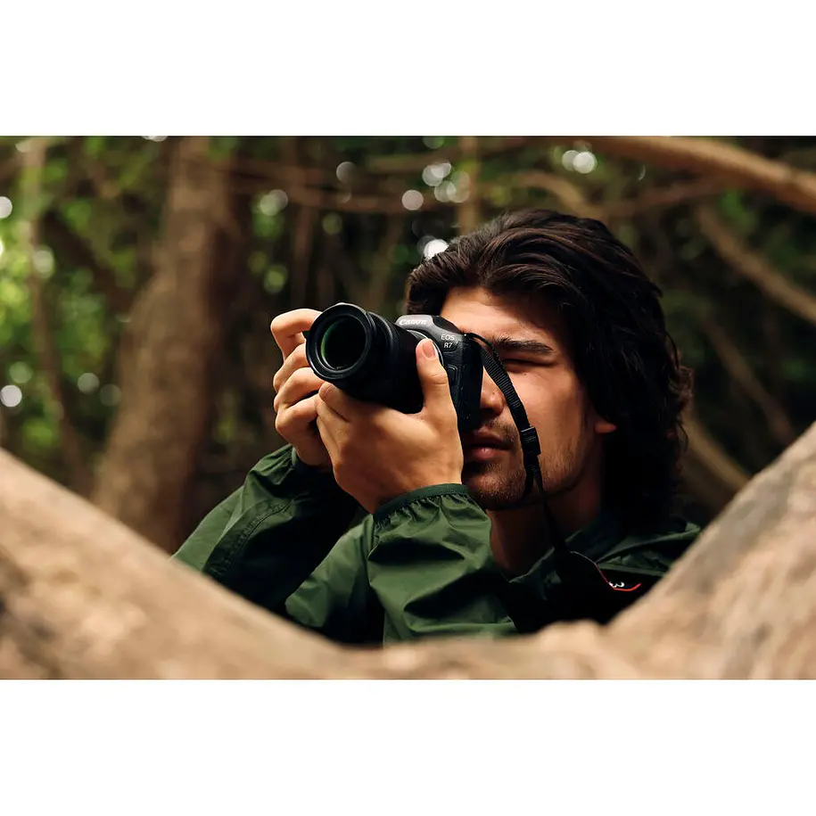 Canon EOS R7 RF-S 18-150mm f/3.5-6.3 IS STM Cámara Mirrorless 10