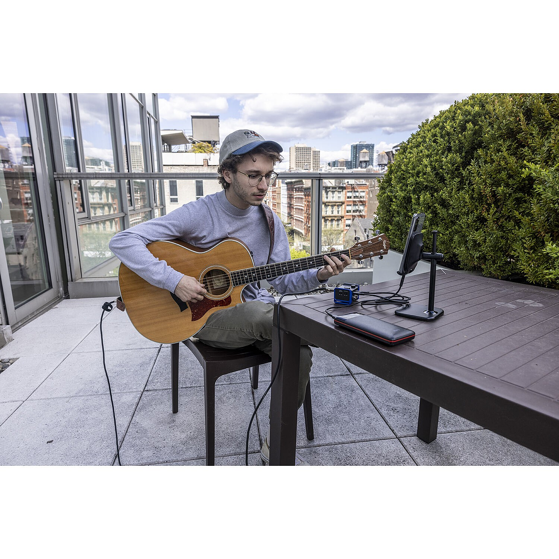 Zoom AMS-22 2x2 Interfaz de Audio Para Teléfonos, Tablets o Computador 12