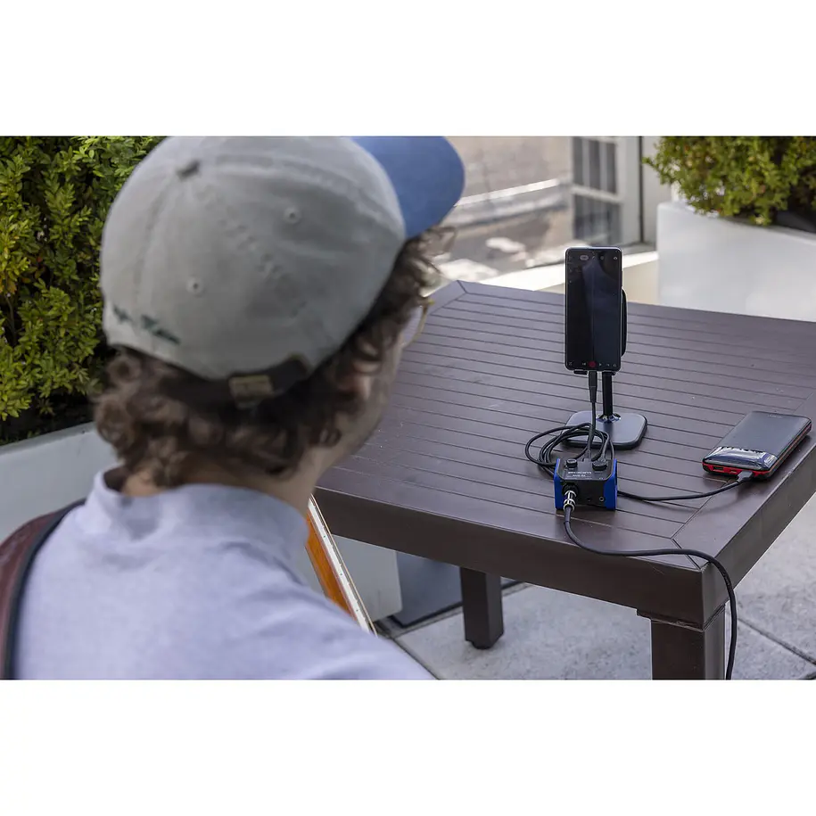 Zoom AMS-22 2x2 Interfaz de Audio Para Teléfonos, Tablets o Computador 14