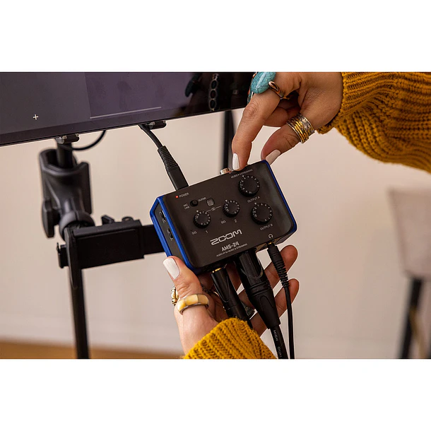 Zoom AMS-24 2x4 USB Interfaz de Audio Para Streaming y Músicos 13