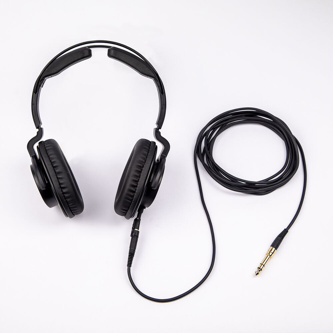 Zoom ZDM-1PMP Pack Podcast Micrófono Profesional Con Audífonos y Trípode 15