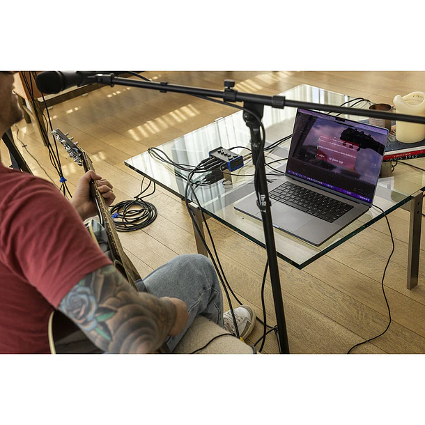 Zoom AMS-44 2x4 USB Interfaz de Audio Para Streaming y Músicos 16