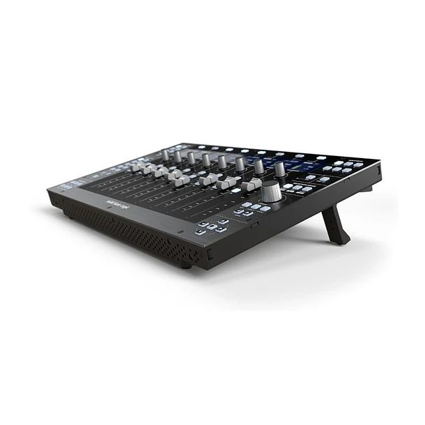 Solid State Logic UF8 - Controlador DAW USB 2