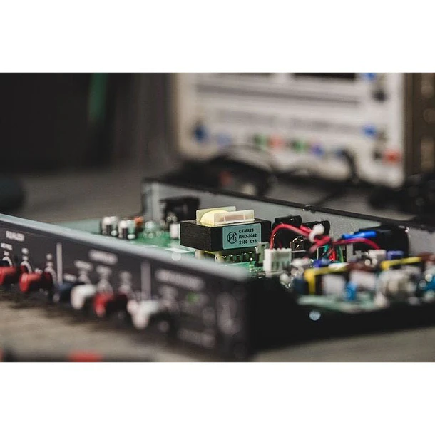 Rupert Neve Newton Channel - Mic Pre + EQ + Compresor con Silk 3