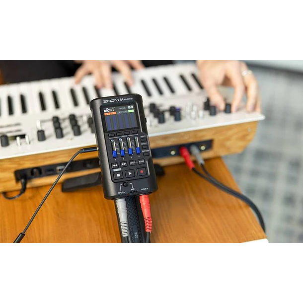 Zoom R4 Grabadora Multitrak 32bit Flotantes 12